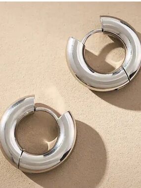 New! Silver Thick Puffy Huggie Earrings (1044) NWOT